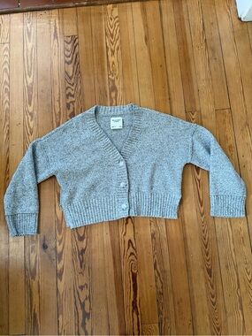 Abercrombie & Fitch Gray Chunky Knit Cropped Cardigan Sweater Size Small